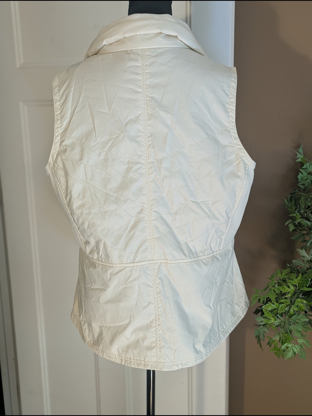 Brand New W/Tags. Columbia White Women's Lightweight Quilted Vest. Fall. Sz XL. - Picture 3 of 11